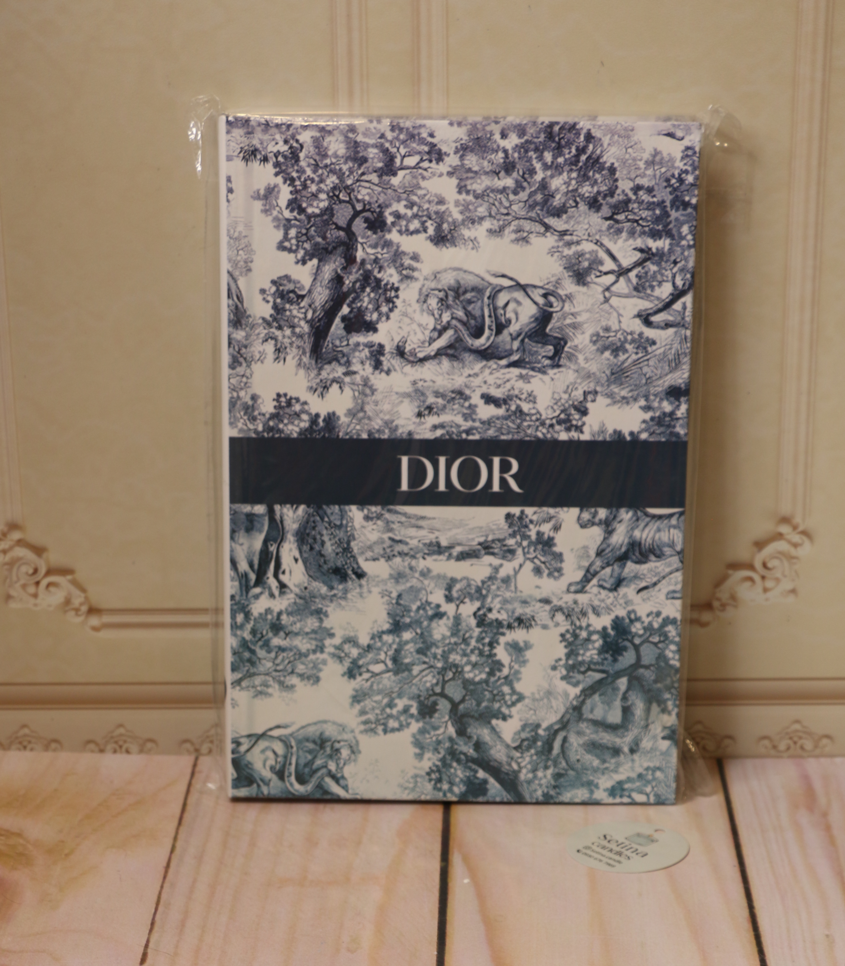 کتاب طرح دار